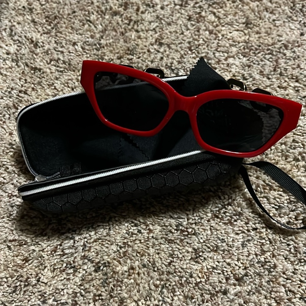 New. Fashion sunglasses.  Red good.